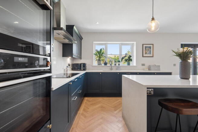 Alexander Close,Pensby,Wirral,CH61 9QL photo 4