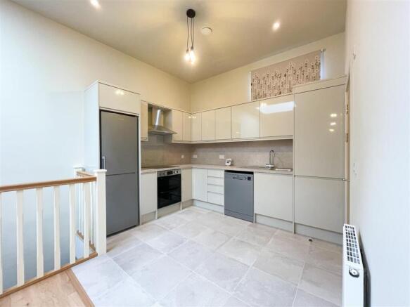 3 bed Mews to rent Image 5