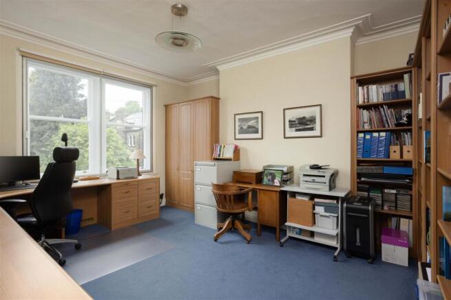 7 bed Detached for sale Image 12