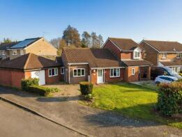 43, Thornfield, Northampton NN3 8QR
