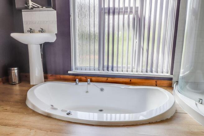 Ensuite to Bed 1