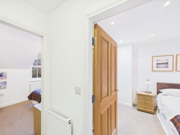3 bed Town House for sale Image 12