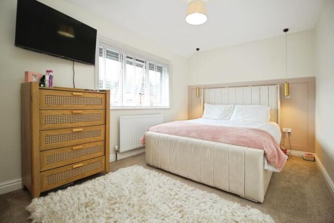 2 bed Semi-Detached for sale Image 11