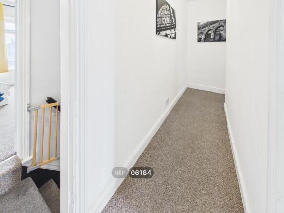 2 bed Terraced to rent Image 8