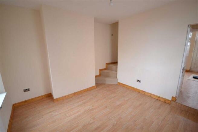 REAR LOUNGE