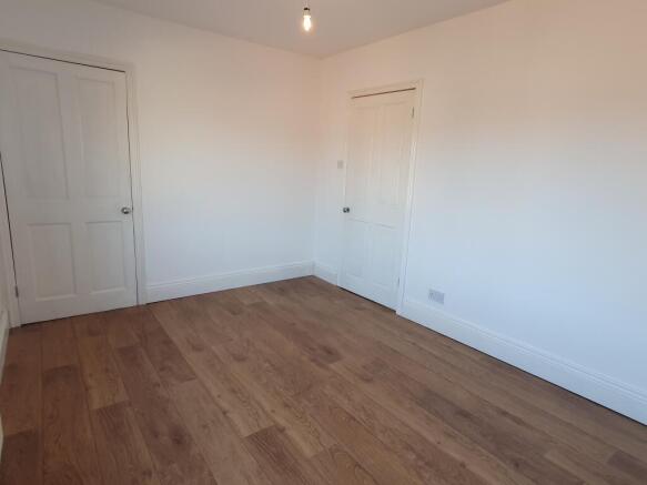 2 bed House to rent Image 7