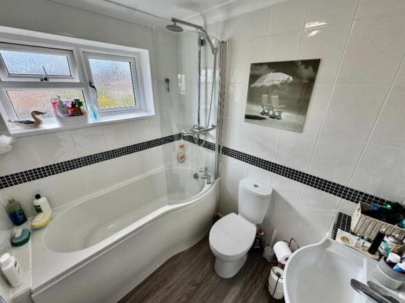 Hazelwood Close, Luton, LU2 photo 4