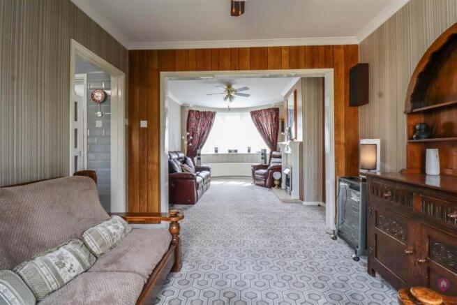 3 bed Semi-Detached for sale Image 3