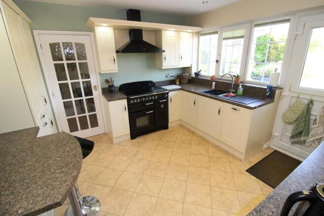 3 bed Bungalow for sale Image 5