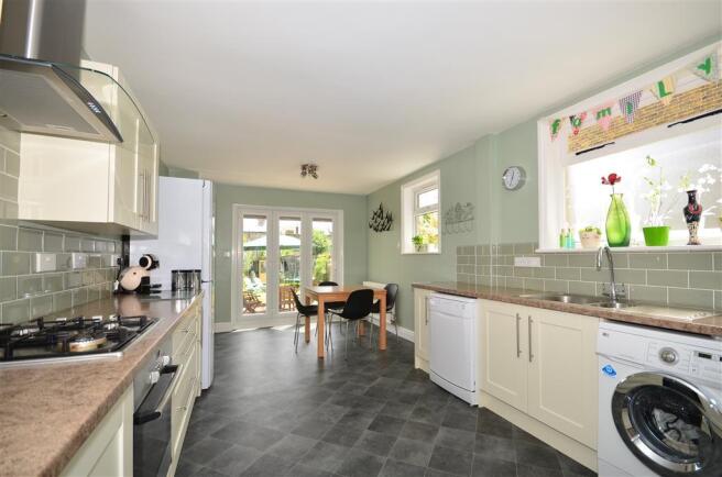 Kitchen/ Breakfast Room