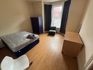 7 bed Terraced to rent Image 5