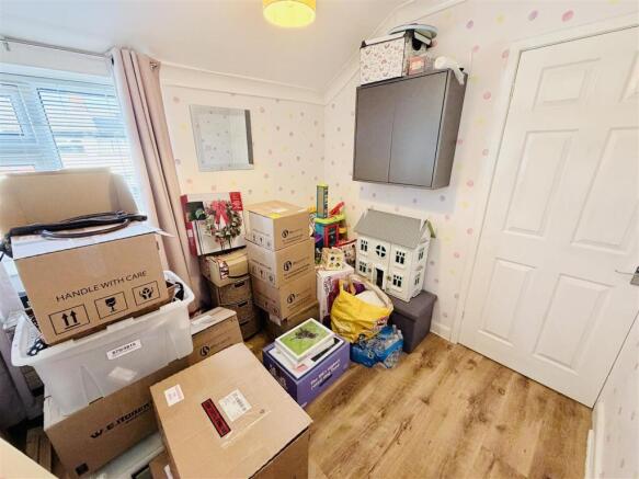 3 bed Terraced for sale Image 12