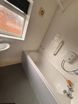 2 bed End of Terrace to rent Image 10