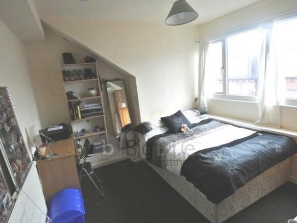 4 bed Terraced to rent Image 10