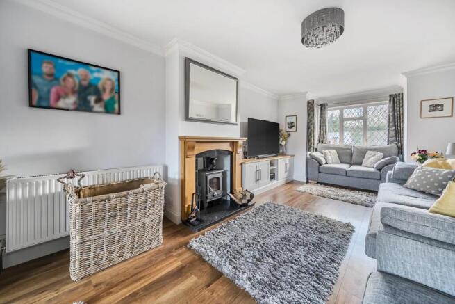 Bagshot Road, West End photo 4