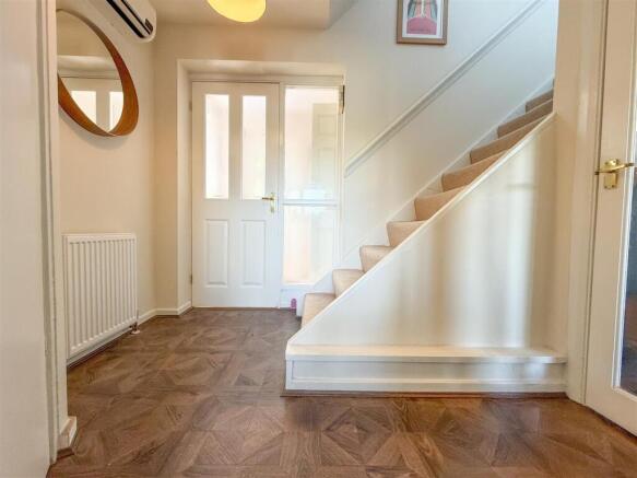 3 bed Detached for sale Image 9