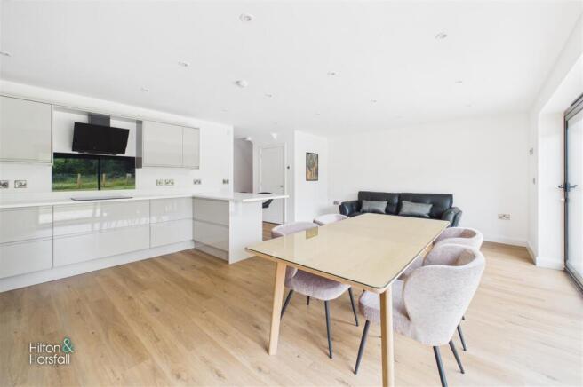 3 bed Detached for sale Image 10