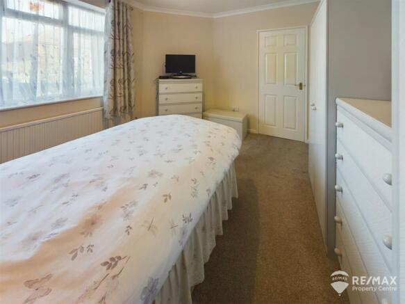 Bedroom 2 (2).jpg