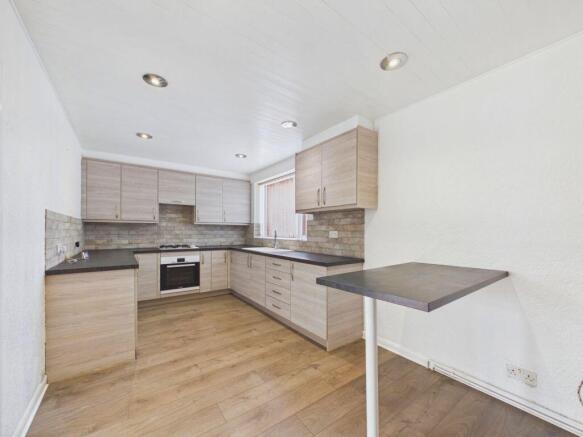 2 bed Semi-Detached for sale Image 9