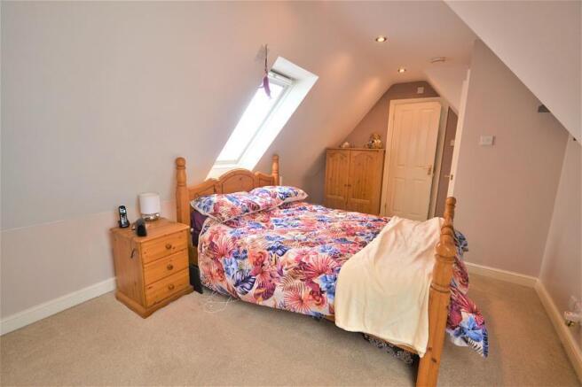 bedroom .jpg