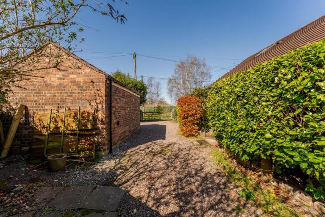Detached Garage