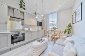 Flat D, 162, Finborough Road, London SW10 9AH