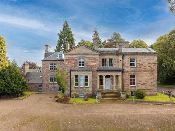 1 Front Flat 6 Hedgefield House.jpg