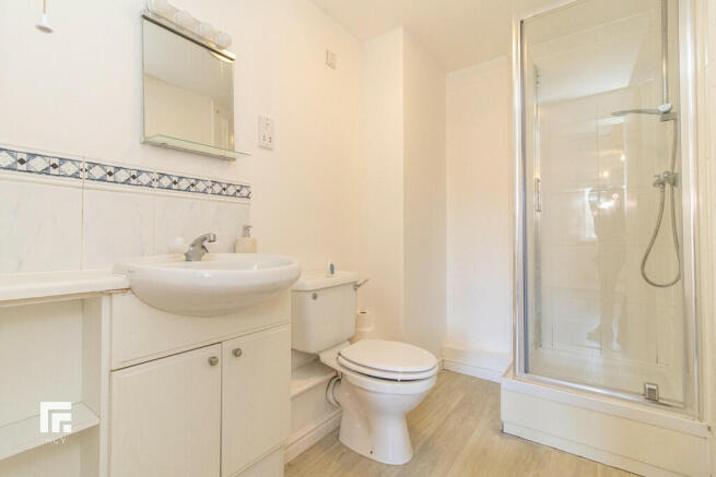 22 Glan Y Dwr-05