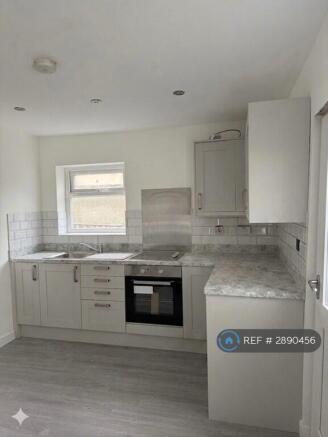 3 bed Semi-Detached to rent Image 3