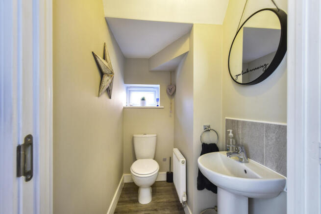 4 bed Detached for sale Image 12