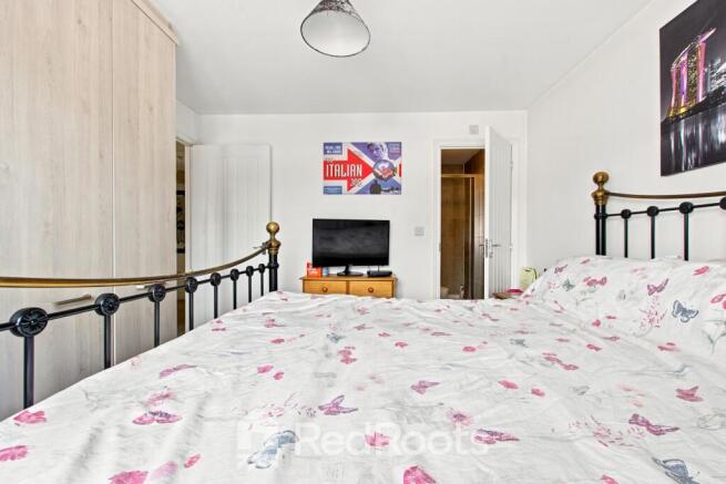 4 bed Detached for sale Image 10