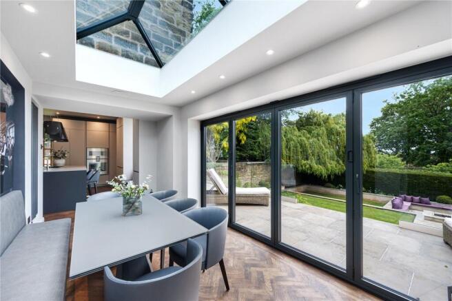4 bed Detached for sale Image 7