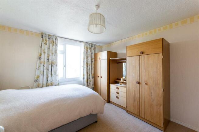 8 Trostrey Close-8.jpg