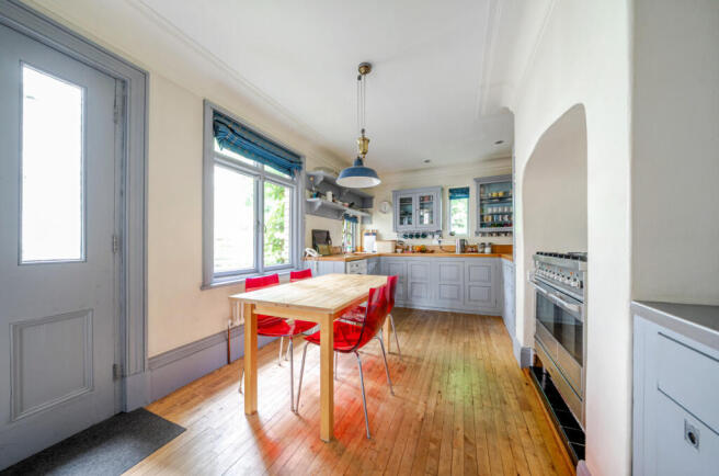 4 bed Terraced for sale Image 4