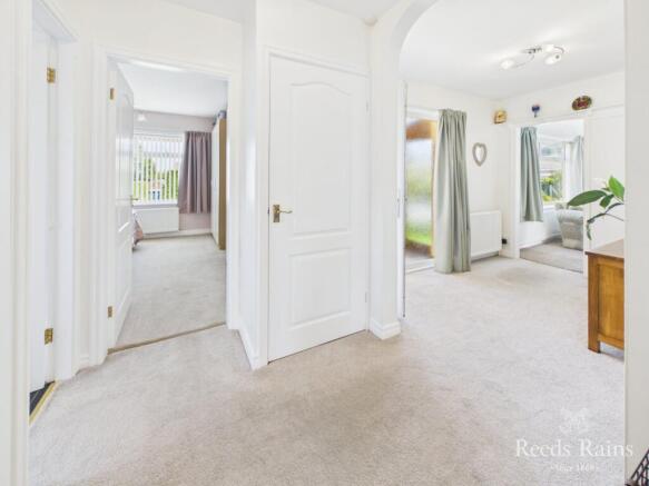 3 bed Bungalow for sale Image 4