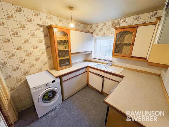 132 Beauchamp Rd.jpg