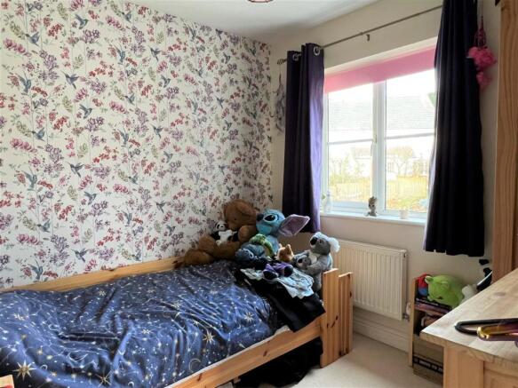 BEDROOM 4: