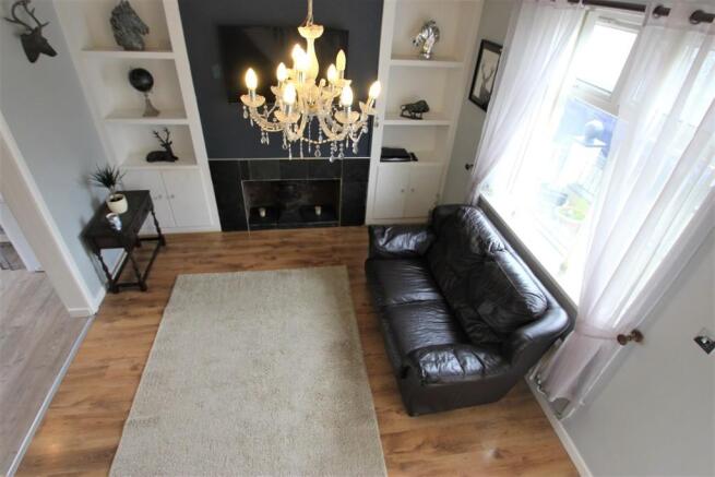 Overhead to Loung...