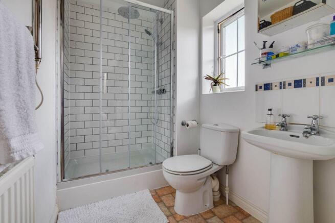Ensuite to Bed 1