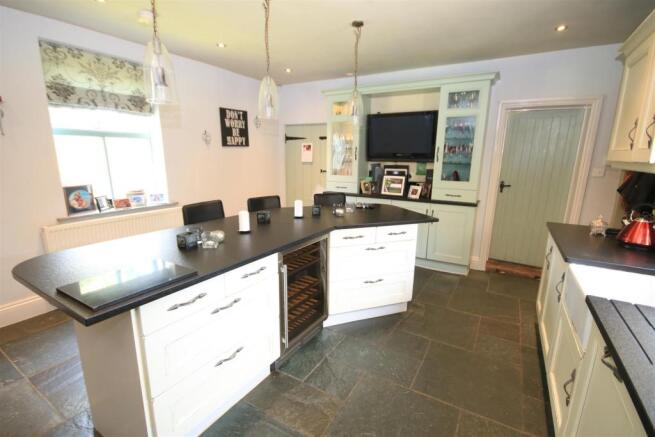 BREAKFAST KITCHEN