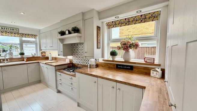 OPEN PLAN LIVING KITCHEN
