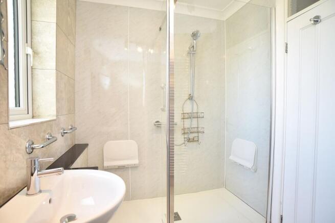3 bed Flat for sale Image 12