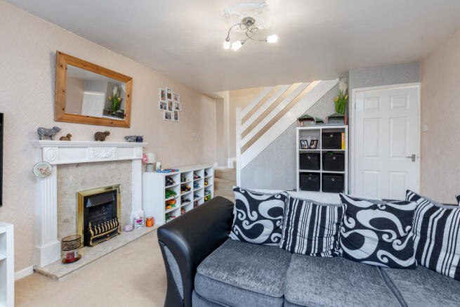 2 bed Semi-Detached to rent Image 4