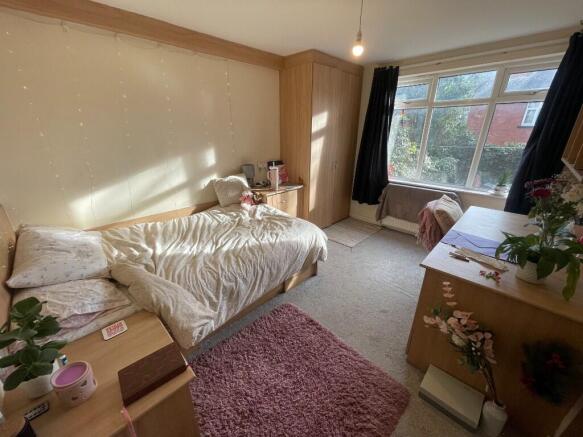 6 bed Terraced to rent Image 8