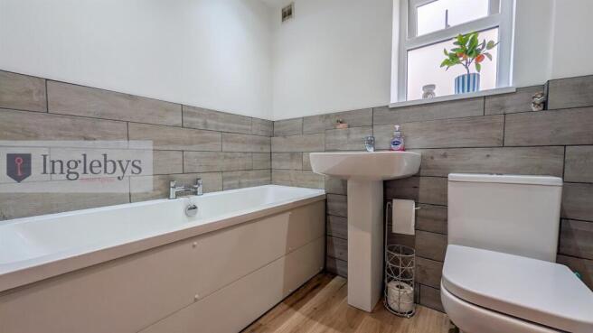 3 bed House for sale Image 10