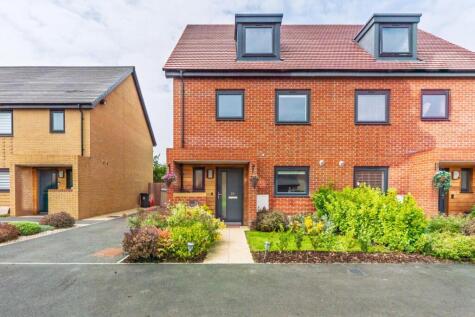 Immaculately presented town house in the North End of Yatton