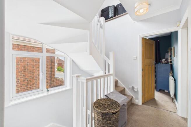 4 bed Semi-Detached for sale Image 11
