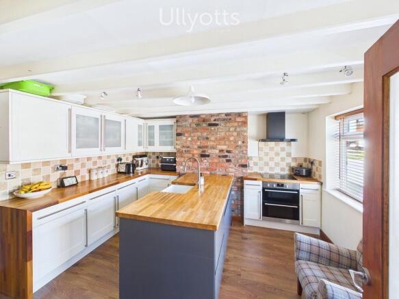 3 bed Semi-Detached for sale Image 5