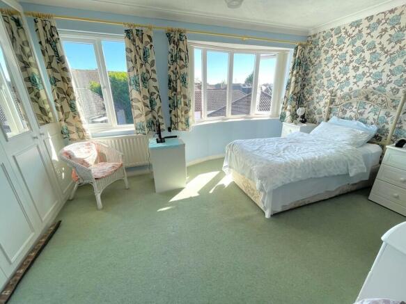 23 The Leas Bed1 ...