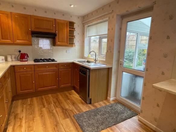 Kitchen2.jpg